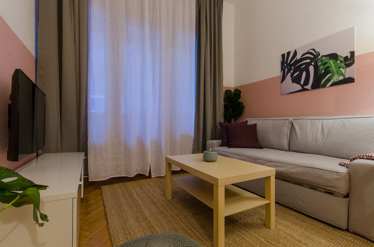 Okra Apartment Budapest Exteriör bild
